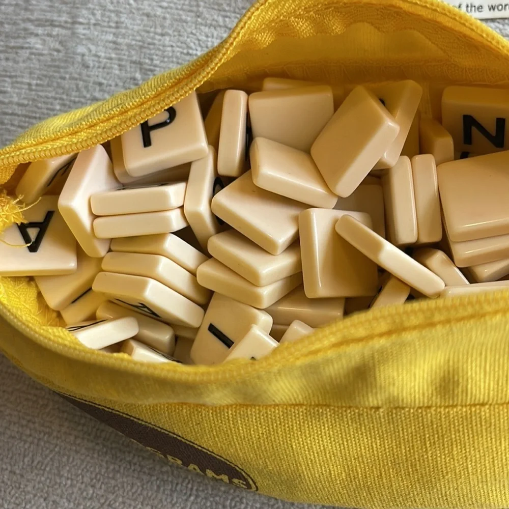 Bananagrams game